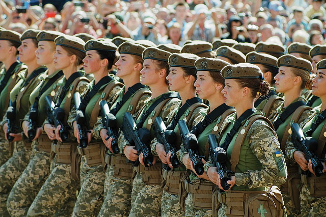Female military unit. Ukraine/army. Военный парад в честь Дня Независимости Украины / Military parade in honor of the Independence Day of Ukraine, CC BY-SA 2.0 